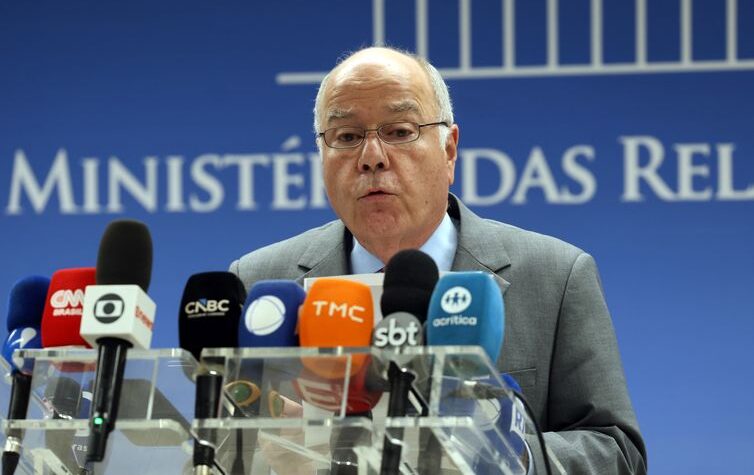 EUA impõe tarifa de 25% sobre produtos brasileiros a partir de hoje