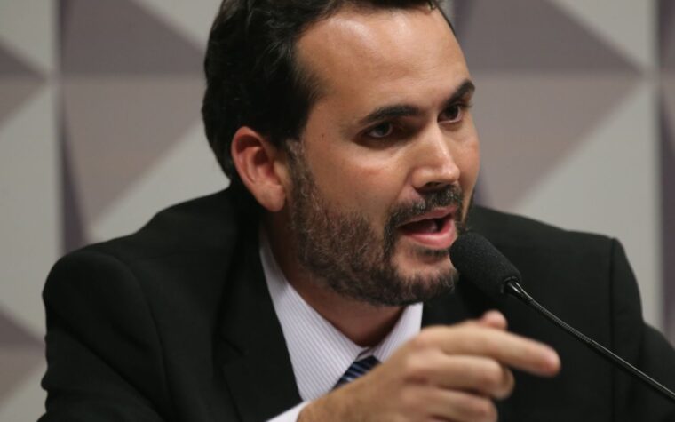 Ministro confirma que subsídio ao diesel não voltará em 2024