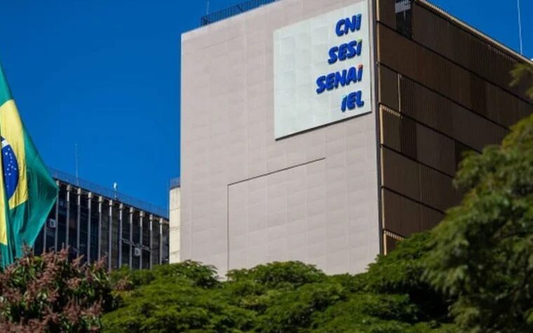 PIB brasileiro deve crescer 2% em 2023, segundo CNI