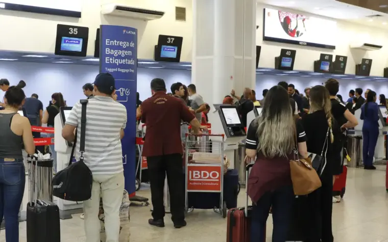 Queda de 0,4% em serviços em maio é puxada pelo transporte