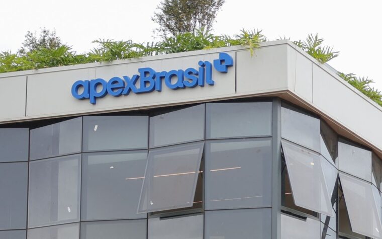 Setor têxtil em SP e SC é o mais atingido por tarifas dos EUA