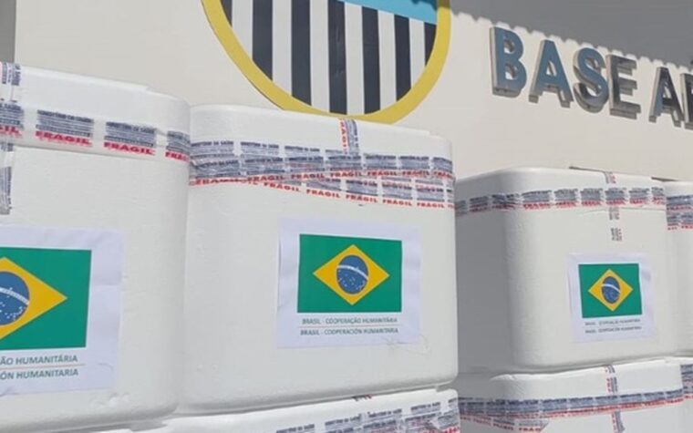 Brasil envia lote de 690 mil vacinas à Venezuela em ação humanitária