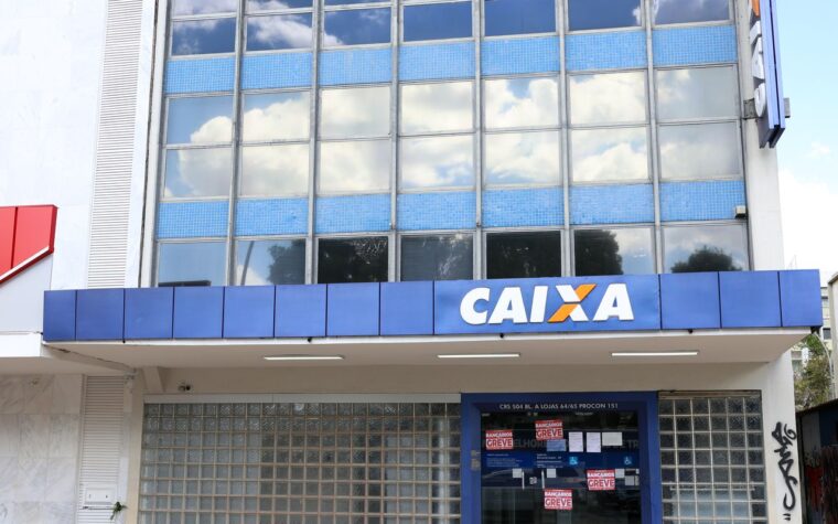 Funcionários da Caixa deliberam na próxima semana sobre encerramento da greve