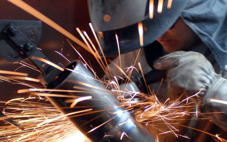 Setor industrial enfrenta pessimismo há quase dois anos, indica estudo