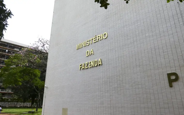 Revisão do PIB: governo prevê crescimento menor para 2026 e 2027