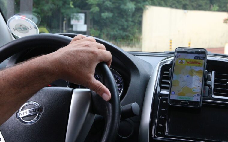 Novas regras de crédito favorecem taxistas e motoristas de app