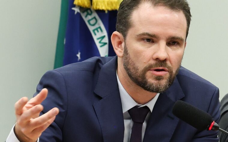 Governo planeja enviar MP do Imposto Seletivo após eleições de 2024