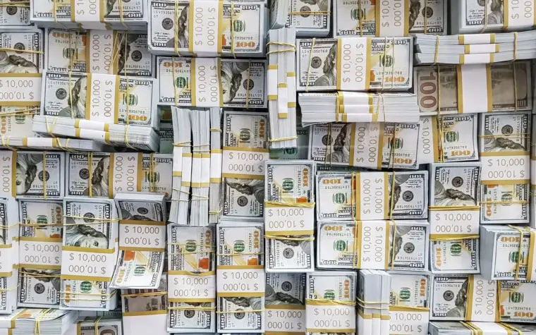Dólar supera R$ 5,22 com tensões nos mercados internacionais
