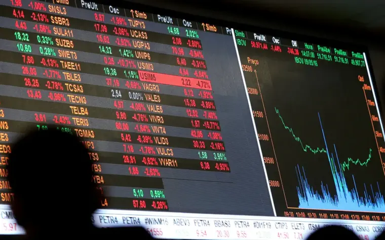 Real se valoriza com dólar a R$ 5 e bolsa dispara após eleição