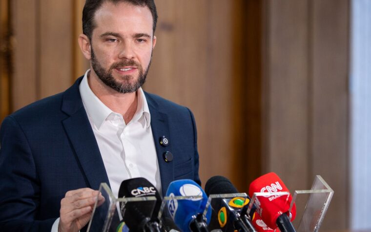 Governo mantém previsão de superávit no Orçamento de 2027