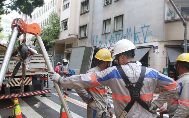Enel recebe multa milionária do Procon SP por apagões frequentes