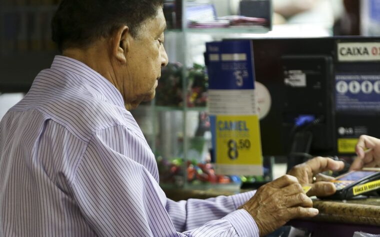 Benefício de Prestação Continuada salvou 571 mil vidas em três décadas