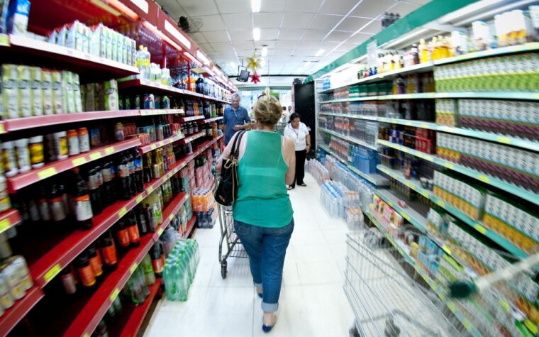 Produção industrial apresenta nova queda em agosto, segundo IBGE
