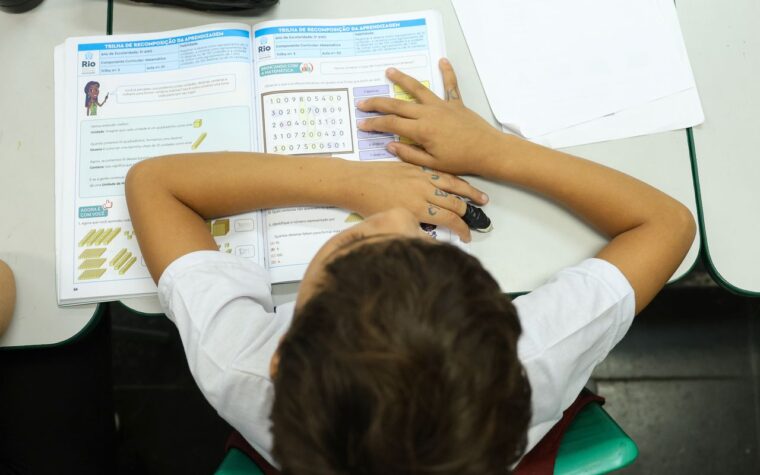 MEC revela resultados de avaliação de livros didáticos para 2024