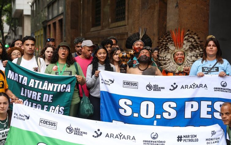 Leilão do pré-sal arrecada R$ 916 milhões com venda de blocos